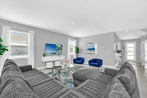 Storey Lake 6 Bed Home- King Master On 1st Floor 6 Bedroom Villa by Re