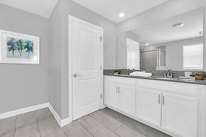 Storey Lake 6 Bed Home- King Master On 1st Floor 6 Bedroom Villa by Re