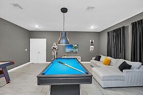 Storey Lake 6 Bed Home- King Master On 1st Floor 6 Bedroom Villa by Re