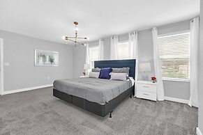 Storey Lake 6 Bed Home- King Master On 1st Floor 6 Bedroom Villa by Re