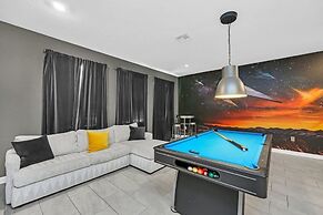 Storey Lake 6 Bed Home- King Master On 1st Floor 6 Bedroom Villa by Re