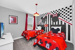 Storey Lake 6 Bed Home- King Master On 1st Floor 6 Bedroom Villa by Re