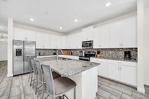 4710kings 6 Bedroom Villa by RedAwning