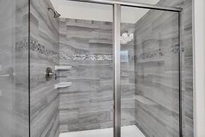 4710kings 6 Bedroom Villa by RedAwning