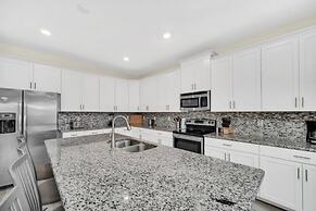 4710kings 6 Bedroom Villa by RedAwning