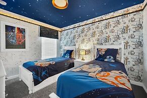 4710kings 6 Bedroom Villa by RedAwning