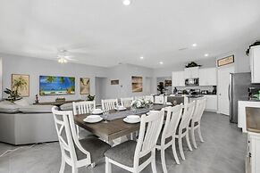 Luxury 6 Bed Private Pool Home In Solterra Resort 6 Bedroom Home by Re