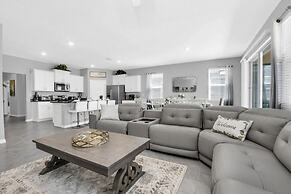 Luxury 6 Bed Private Pool Home In Solterra Resort 6 Bedroom Home by Re