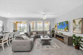 Luxury 6 Bed Private Pool Home In Solterra Resort 6 Bedroom Home by Re