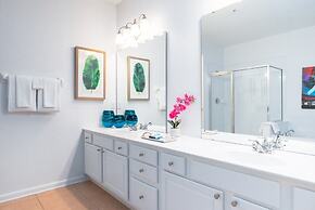 Your Vista Cay Lakeview Allure 3 Bedroom Condo by RedAwning