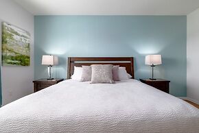 Your Vista Cay Lakeview Allure 3 Bedroom Condo by RedAwning