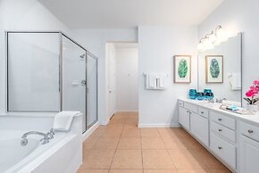 Your Vista Cay Lakeview Allure 3 Bedroom Condo by RedAwning