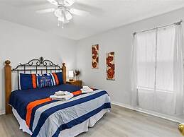 Treasure Hunt Retreat 6 Bedroom Home by RedAwning