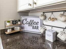 Treasure Hunt Retreat 6 Bedroom Home by RedAwning