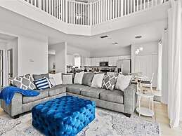 Treasure Hunt Retreat 6 Bedroom Home by RedAwning