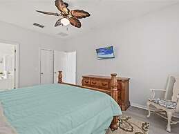 Treasure Hunt Retreat 6 Bedroom Home by RedAwning