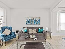 Treasure Hunt Retreat 6 Bedroom Home by RedAwning