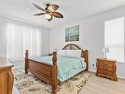 Treasure Hunt Retreat 6 Bedroom Home by RedAwning