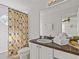 Treasure Hunt Retreat 6 Bedroom Home by RedAwning