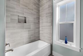 Soundside Bliss 4 Bedroom Home by RedAwning