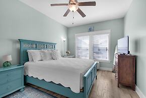 Soundside Bliss 4 Bedroom Home by RedAwning