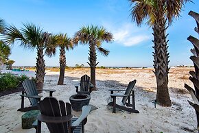 Soundside Bliss 4 Bedroom Home by RedAwning