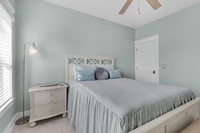 Soundside Bliss 4 Bedroom Home by RedAwning