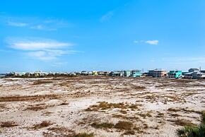 Soundside Bliss 4 Bedroom Home by RedAwning