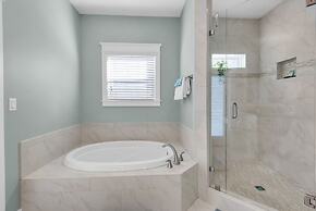 Soundside Bliss 4 Bedroom Home by RedAwning