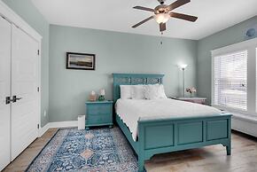 Soundside Bliss 4 Bedroom Home by RedAwning