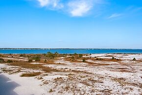 Soundside Bliss 4 Bedroom Home by RedAwning