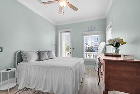 Soundside Bliss 4 Bedroom Home by RedAwning