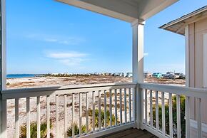 Soundside Bliss 4 Bedroom Home by RedAwning