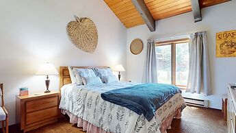 Sunrise #33 2 Bedroom Condo by RedAwning