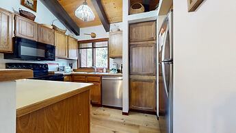 Sunrise #33 2 Bedroom Condo by RedAwning