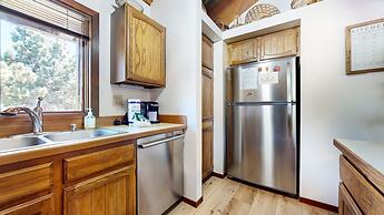 Sunrise #33 2 Bedroom Condo by RedAwning