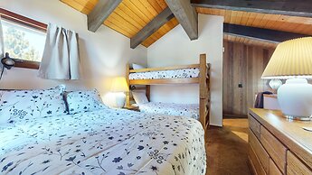 Sunrise #33 2 Bedroom Condo by RedAwning