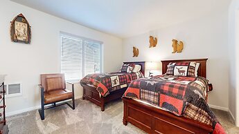 Forest Creek #16 2 Bedroom Condo by RedAwning