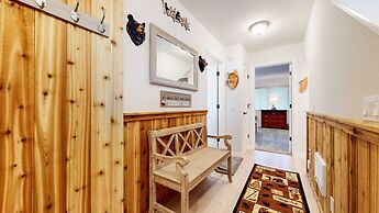 Forest Creek #16 2 Bedroom Condo by RedAwning