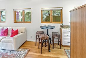 12 Oaks Romantic Escape for 2