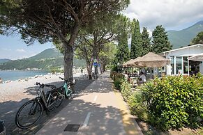 Camelia - Historical Center Near Lake