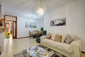 Camelia - Historical Center Near Lake