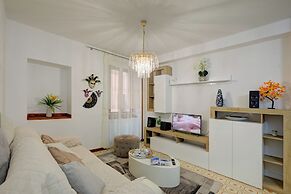 Camelia - Historical Center Near Lake