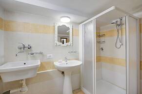 Camelia - Historical Center Near Lake