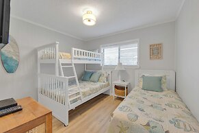 Aqua Vista Retreat 2 BDR in Spectacular Resort!