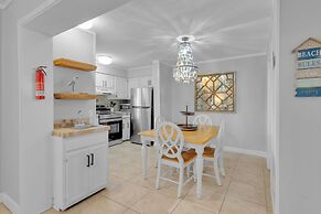 Aqua Vista Retreat 2 BDR in Spectacular Resort!