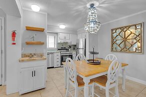 Aqua Vista Retreat 2 BDR in Spectacular Resort!