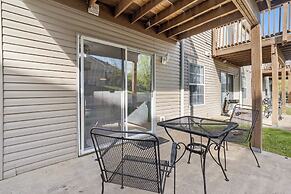 The Nautical Nook Charming Walk-in Condo for 4!