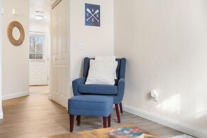 The Nautical Nook Charming Walk-in Condo for 4!
