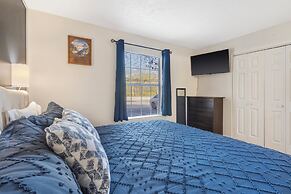 The Nautical Nook Charming Walk-in Condo for 4!